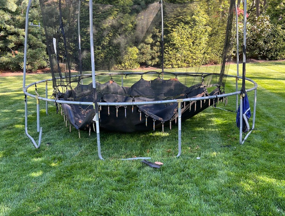 Trampoline dismantle